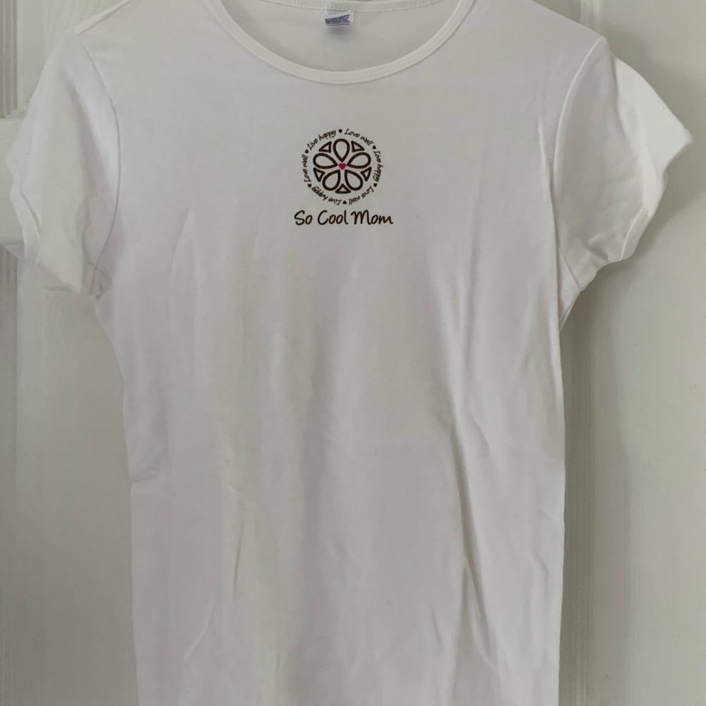White short  sleeve t shirt